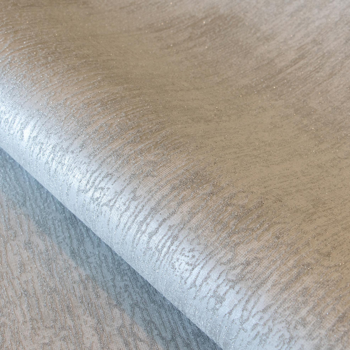 Galerie Neptun Fossil Grey Silver Grey Wallpaper