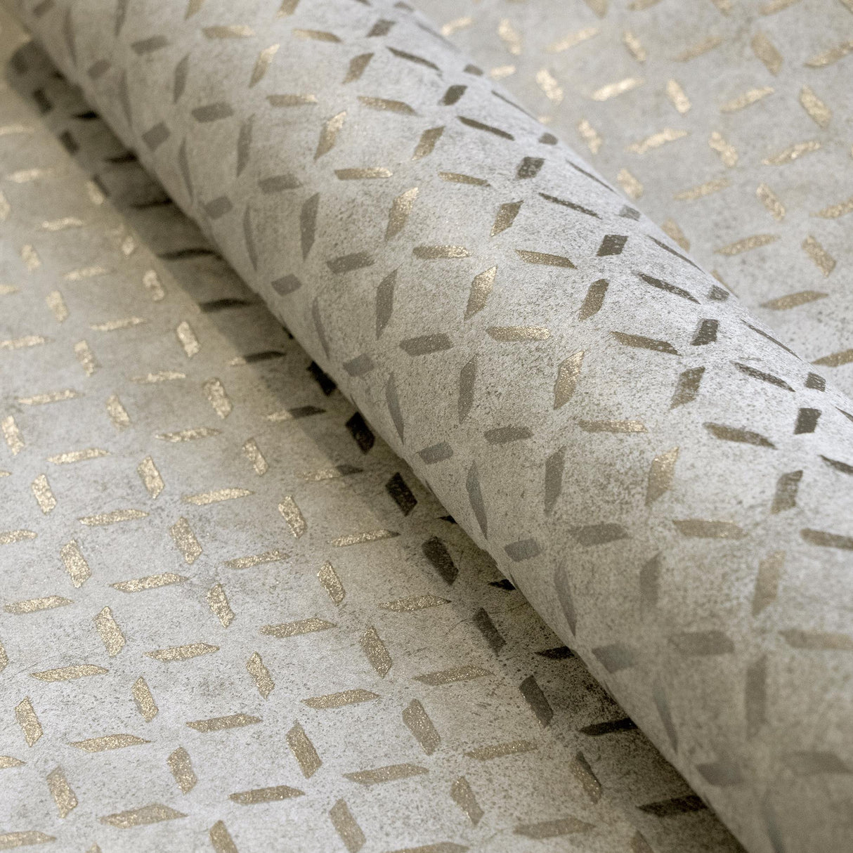 Galerie Soho / Metal Drain Grid Silver Grey Wallpaper