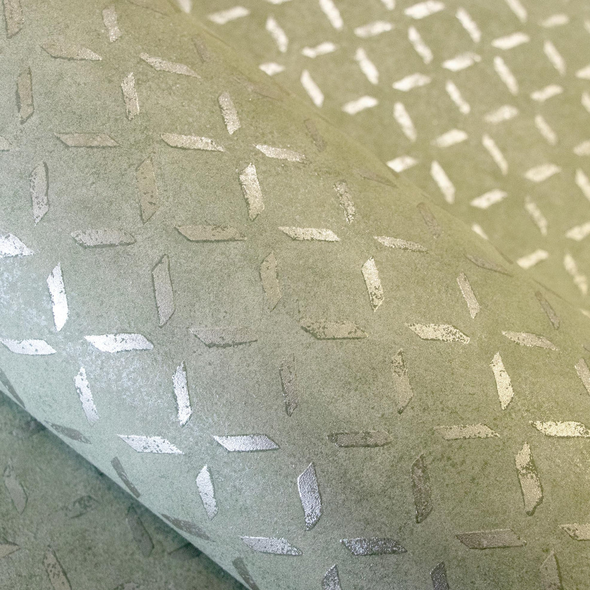 Galerie Soho / Metal Drain Grid Green Wallpaper