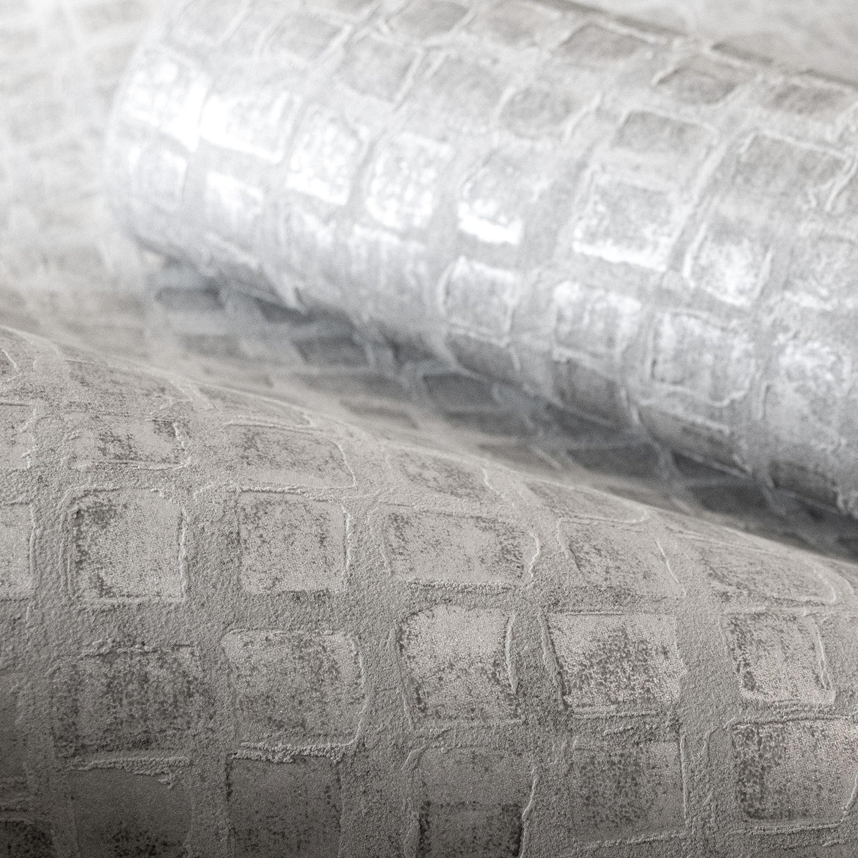 Galerie Manhattan / Loft Tile Silver Grey Wallpaper