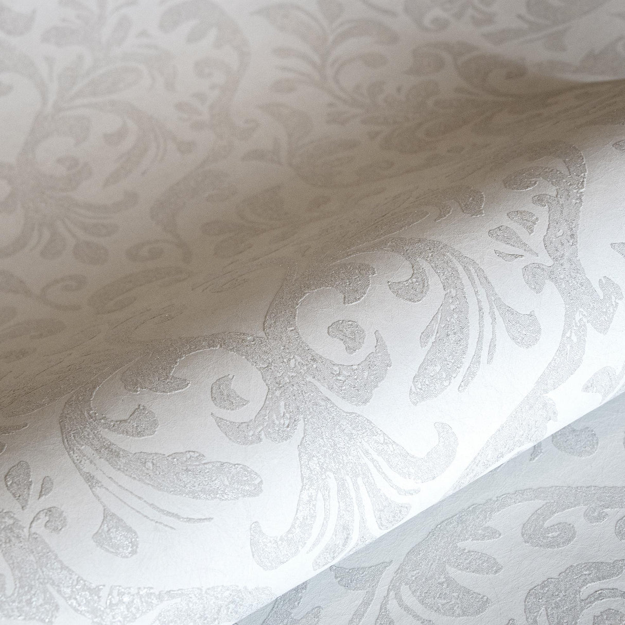 Galerie Notting Hill / Loft Damask Cream Wallpaper
