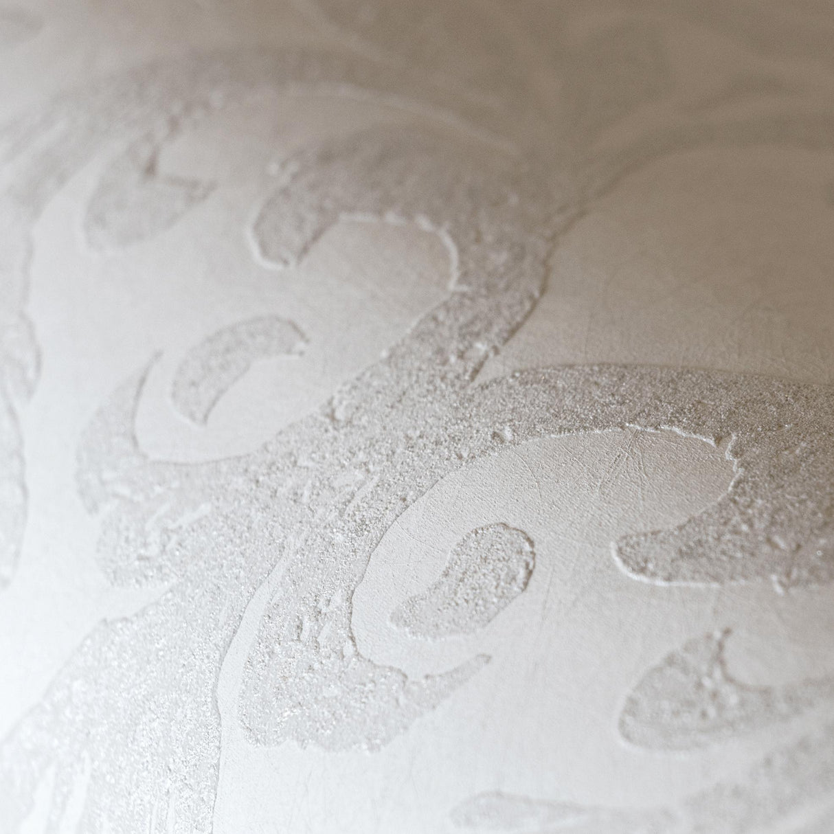 Galerie Notting Hill / Loft Damask Cream Wallpaper