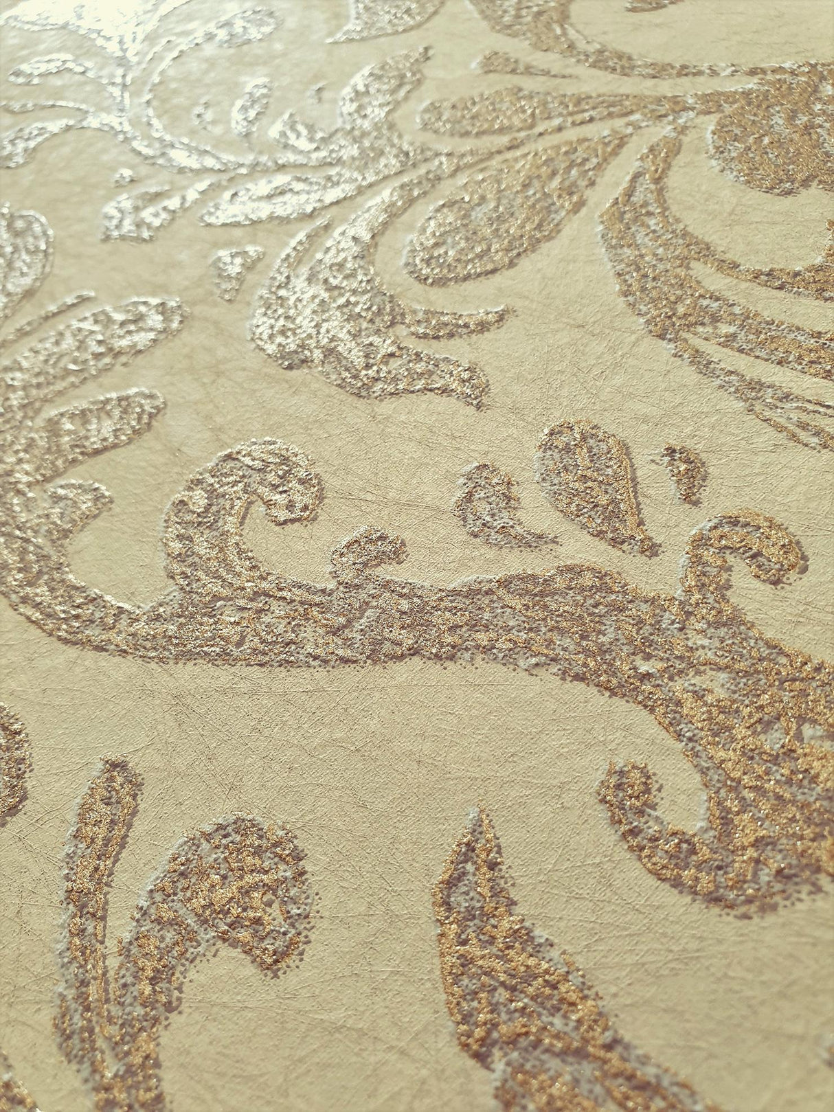 Galerie Notting Hill / Loft Damask Gold Wallpaper