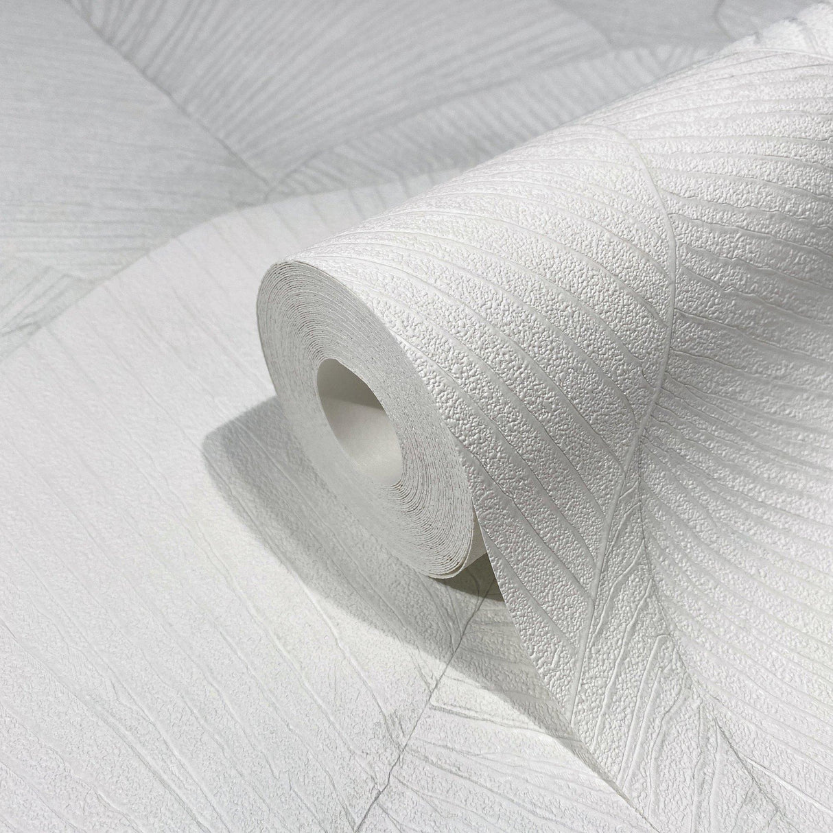 Galerie 34507 Kumano Palm Leaf White Wallpaper 34507 White Wallpaper