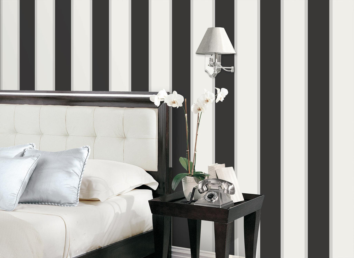 Galerie FORMAL STRIPE Black Wallpaper