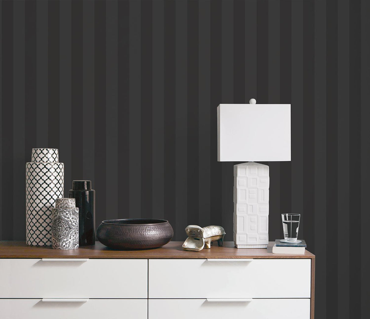 Galerie MATTE/SHINY EMBOSS Black Wallpaper