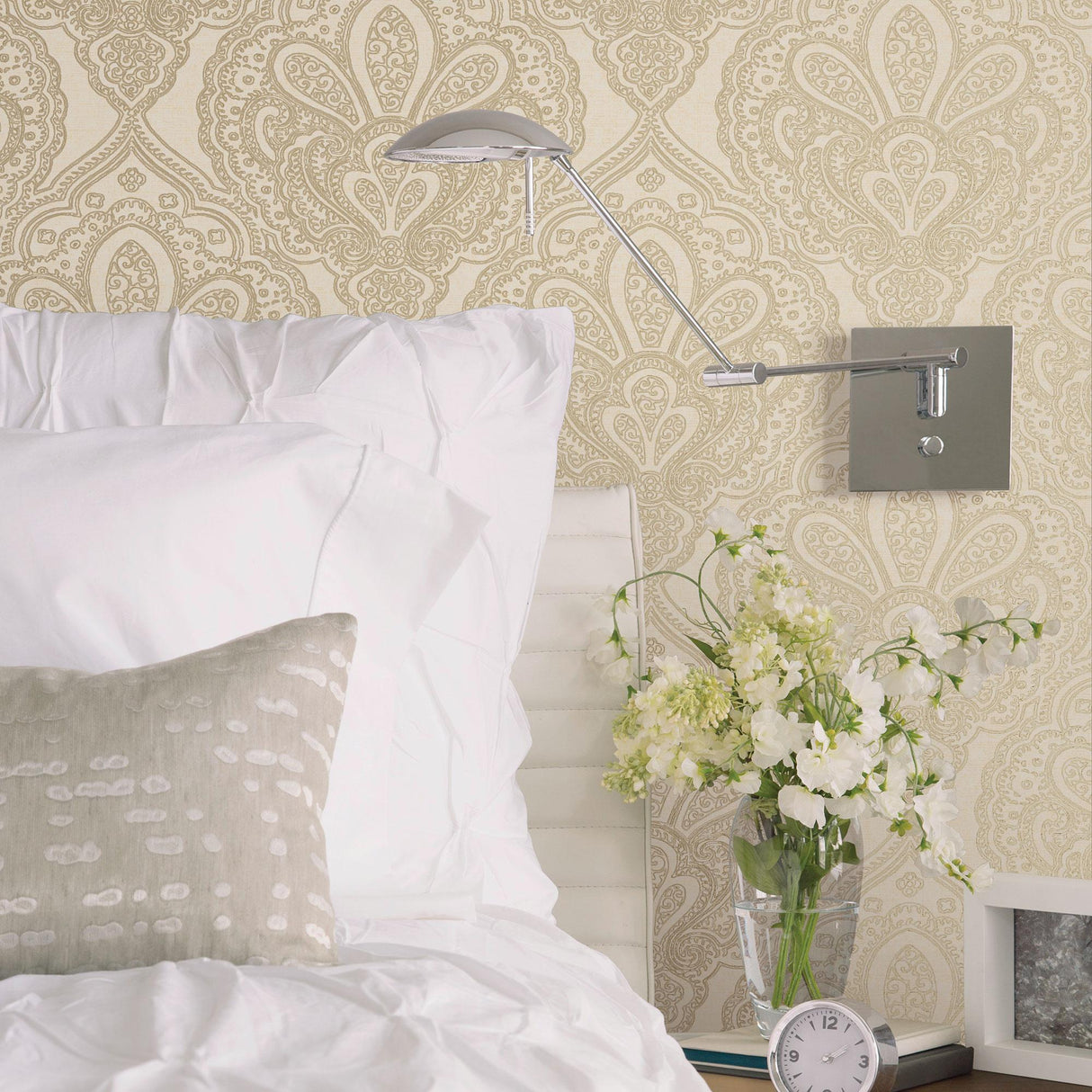 Galerie Mehndi Damask Gold Wallpaper