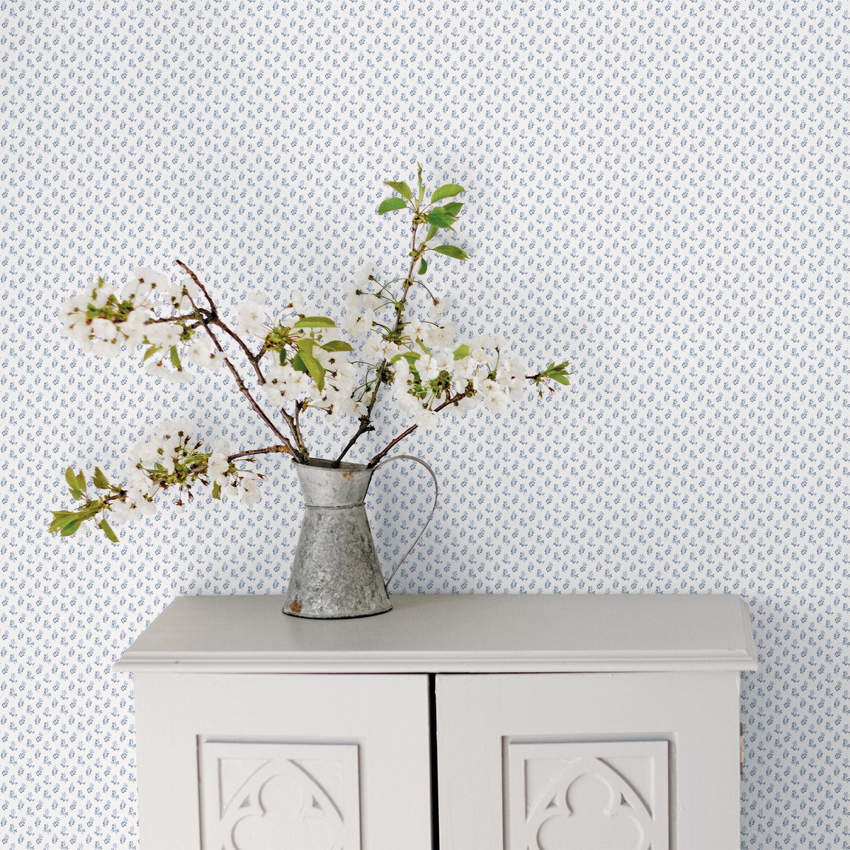 Galerie Vintage Bud Blue Wallpaper