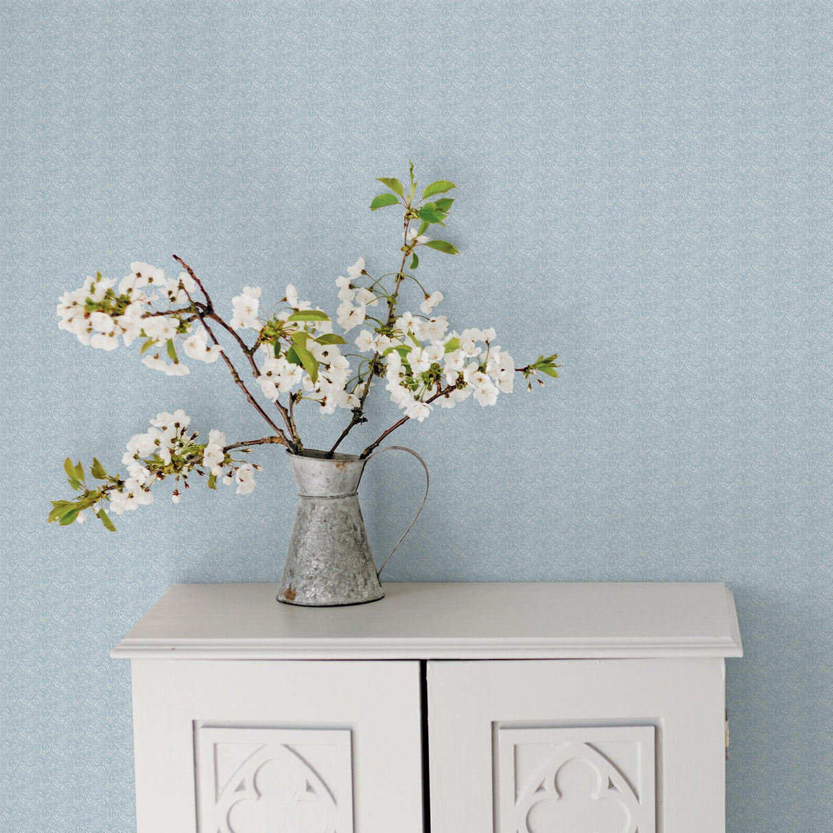 Galerie Small Paisley Blue Wallpaper
