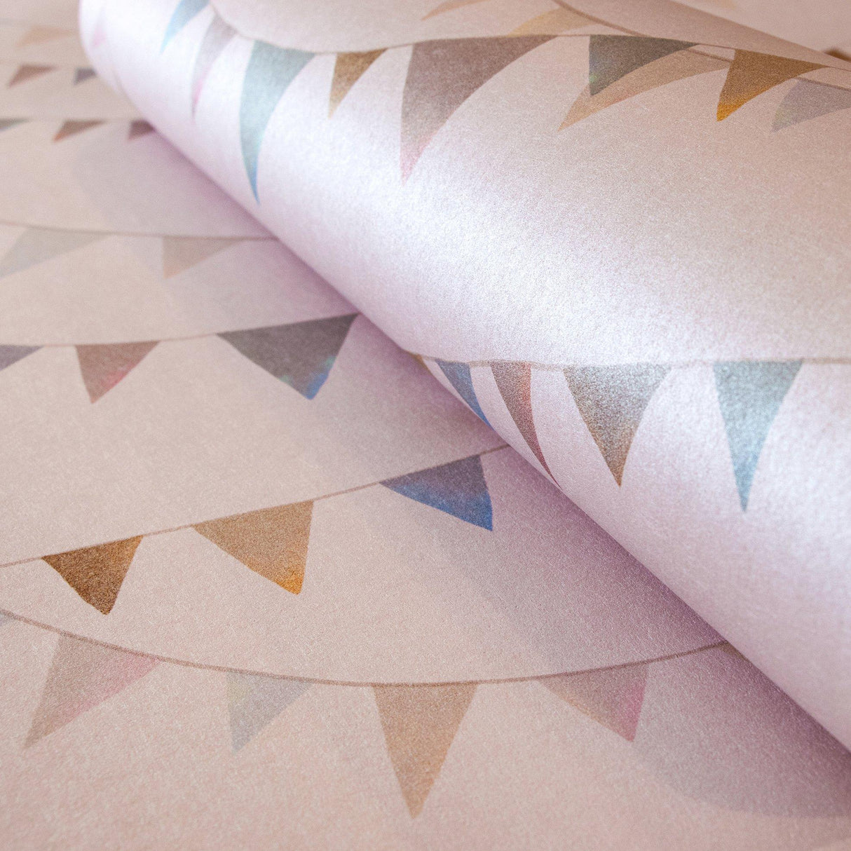 Galerie 26822 Great Kids Garland Pink Wallpaper 26822 Pink Wallpaper