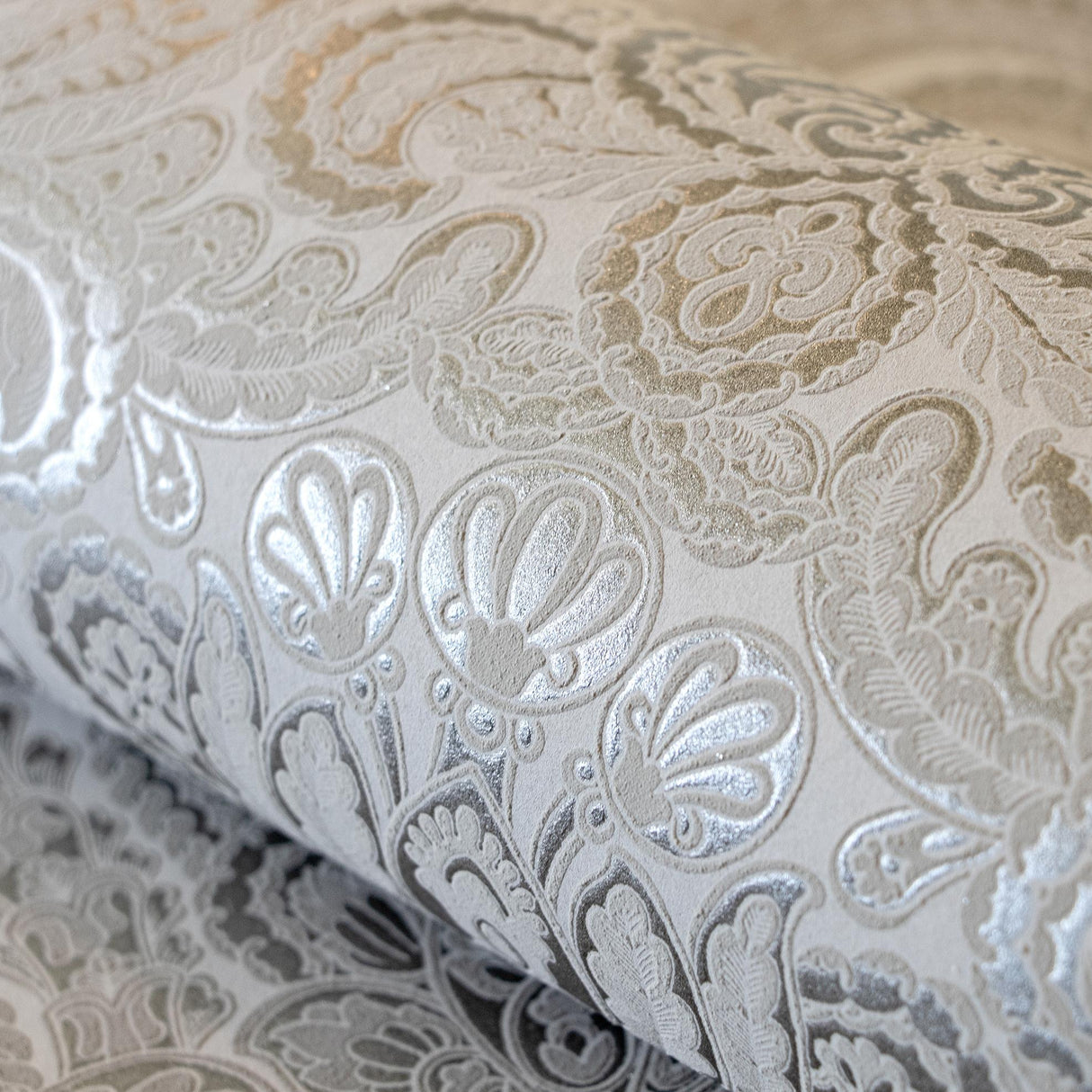 Galerie Ares Beige Wallpaper
