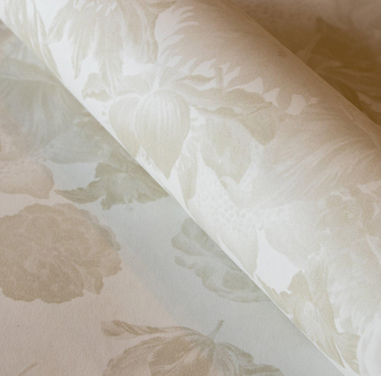 Galerie 18004 Tropical Flower Rain Beige Mural 18004 Beige Mural