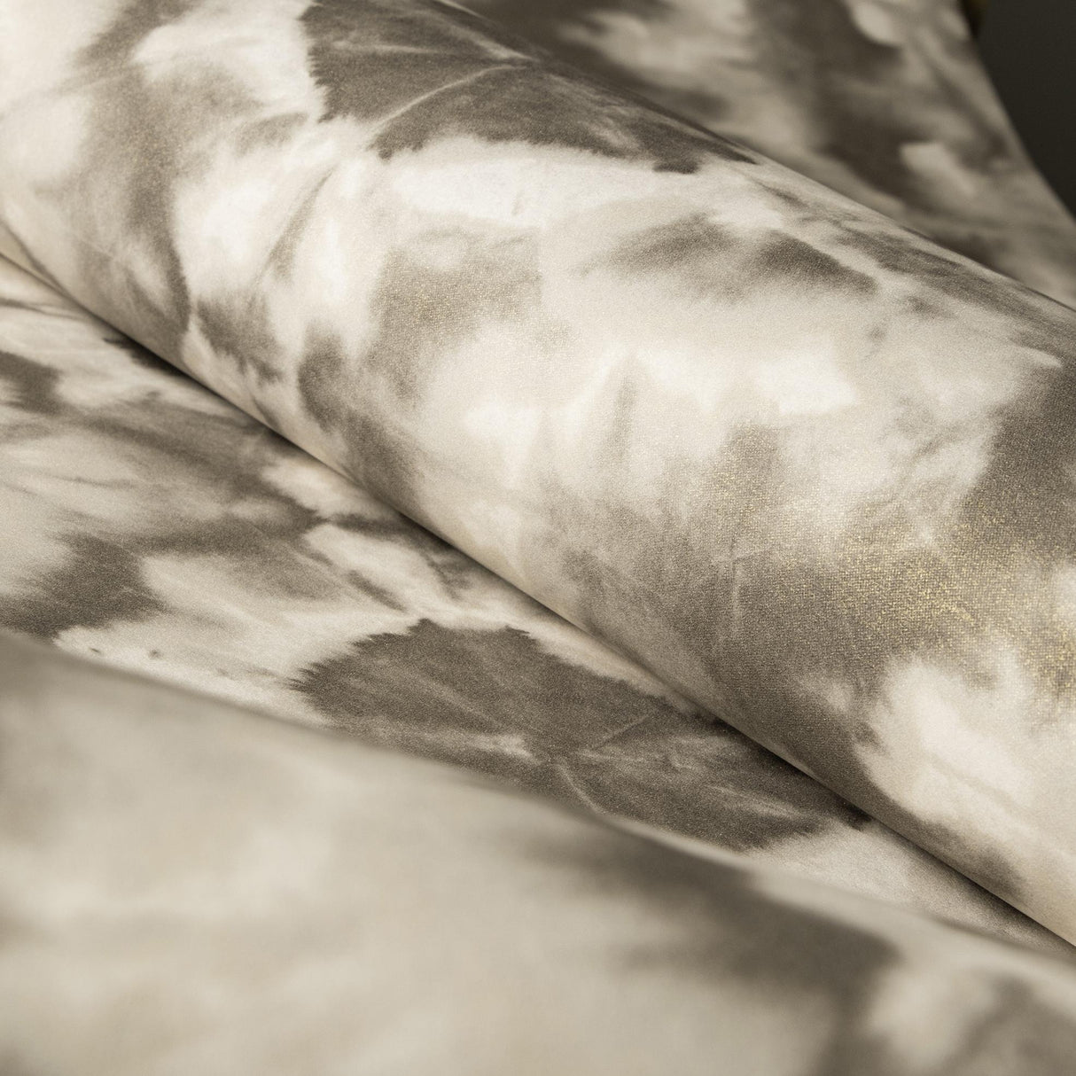 Galerie Batik Bronze Brown Wallpaper