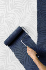 Seabrook Tossed Palm White Wallpaper