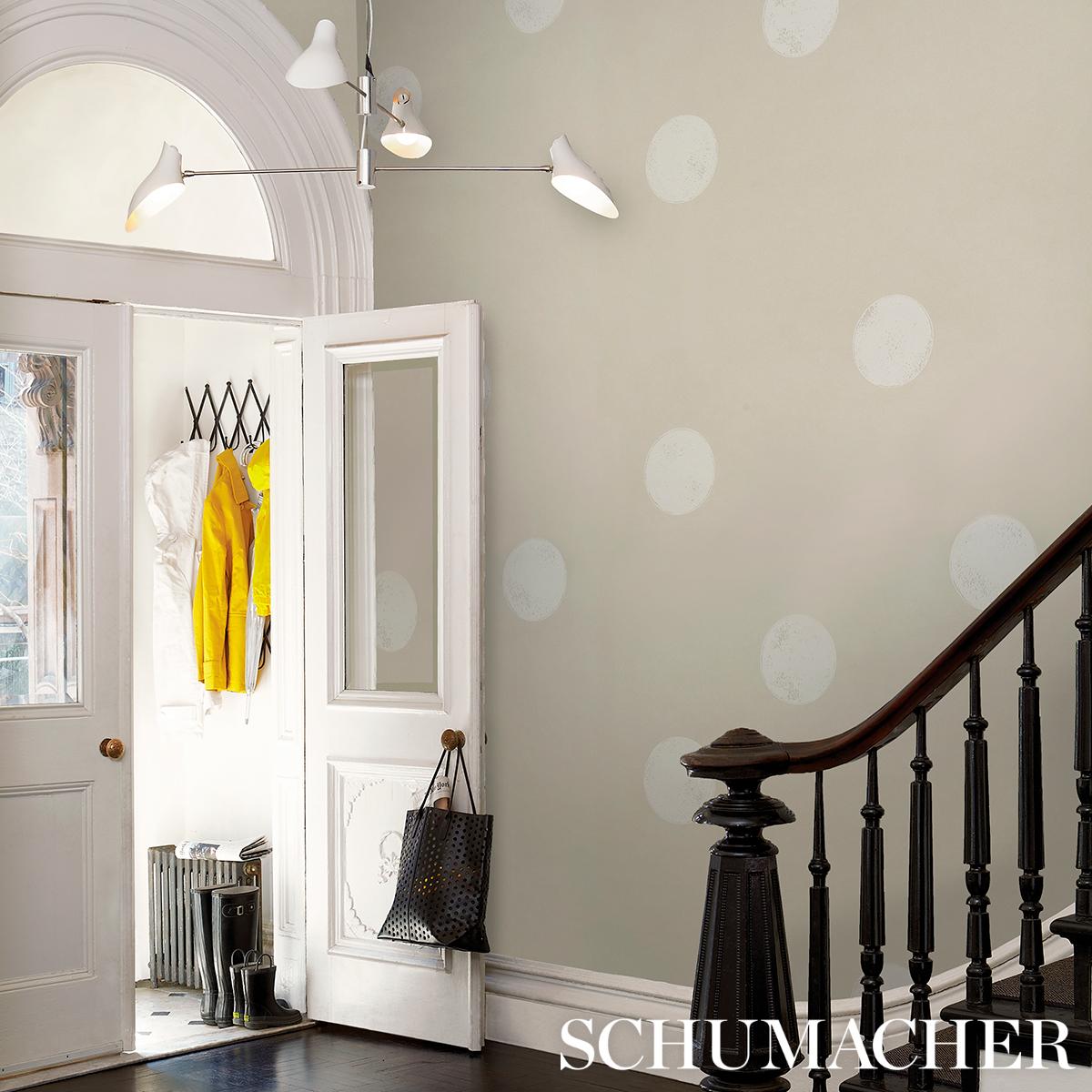 Schumacher Backdrop X Schumacher Monte Carlo Light Beige Wallpaper