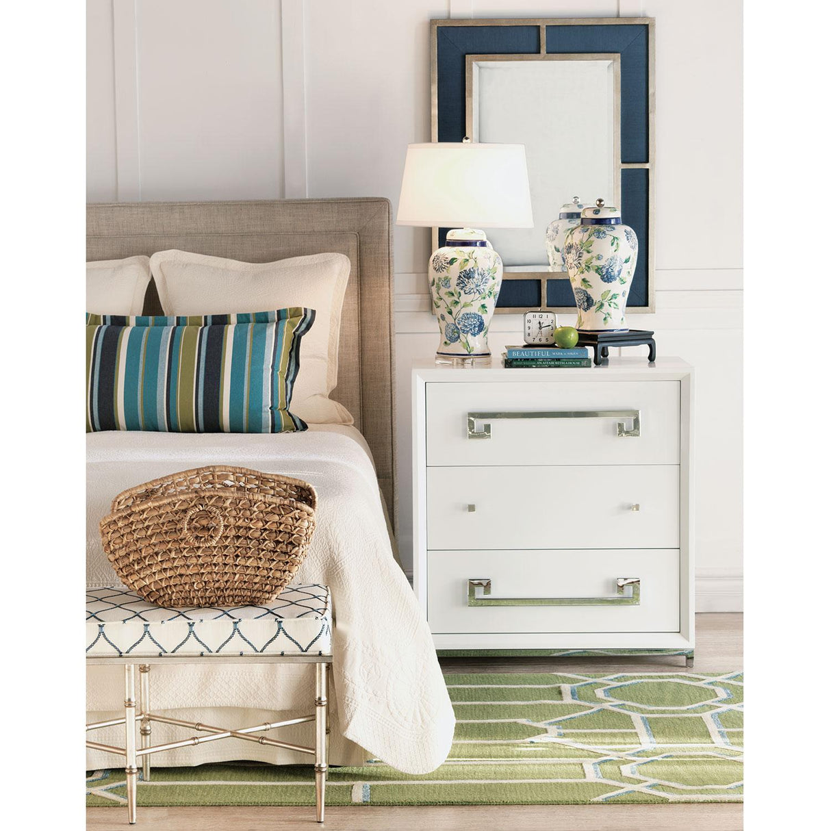 Williamsburg Charlotte Blue/Cream/Green Ginger Jar