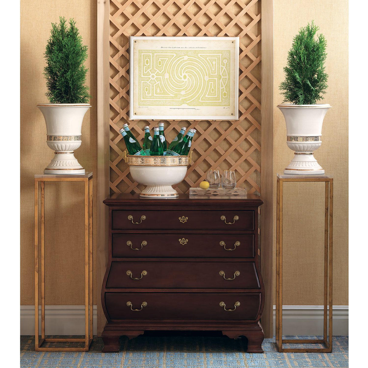 Williamsburg Palace Fret Ivory/Gold Urn