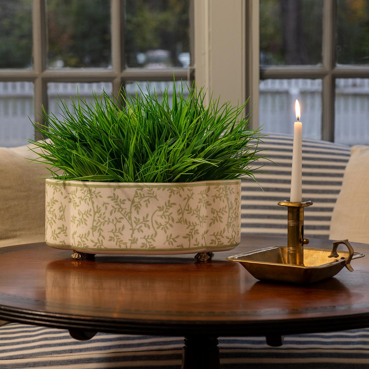 Williamsburg Ghost Blossom Cream/Green/Blue Planter