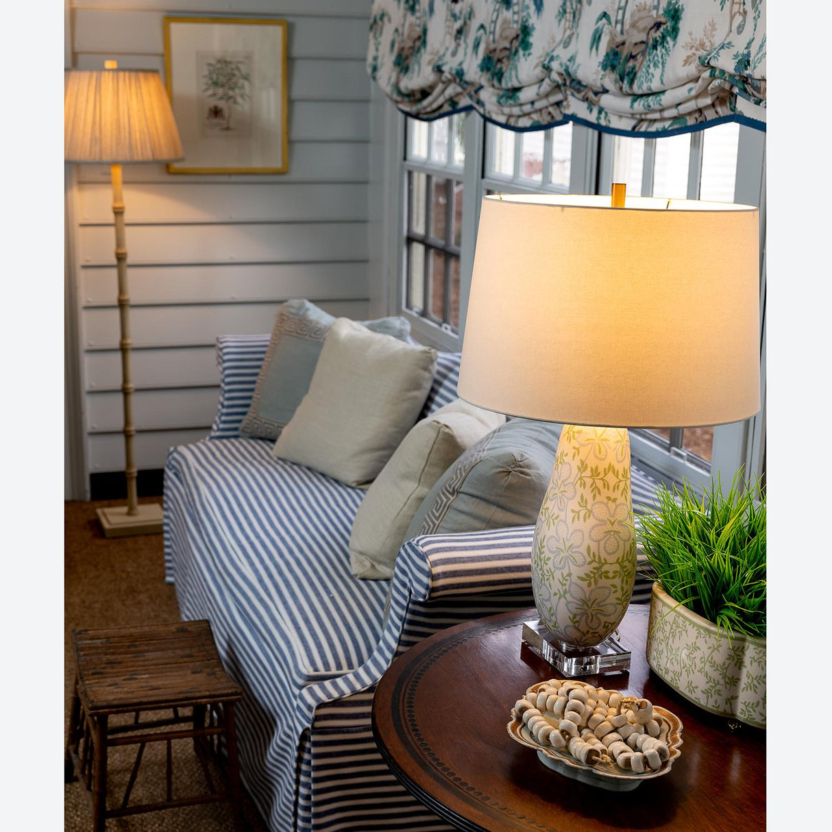 Williamsburg Ghost Blossom Cream/Green/Blue Accent Lamp