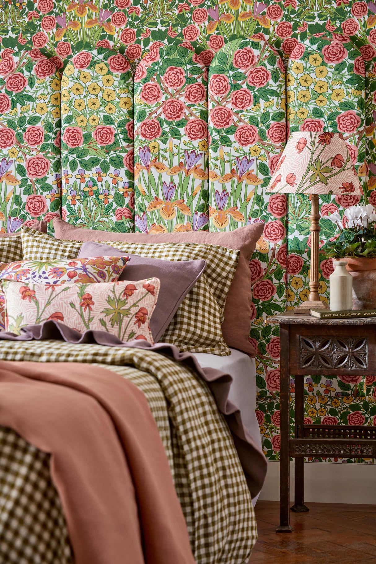 Morris & Co Sunburst Bedford Park Fabrics Fabric