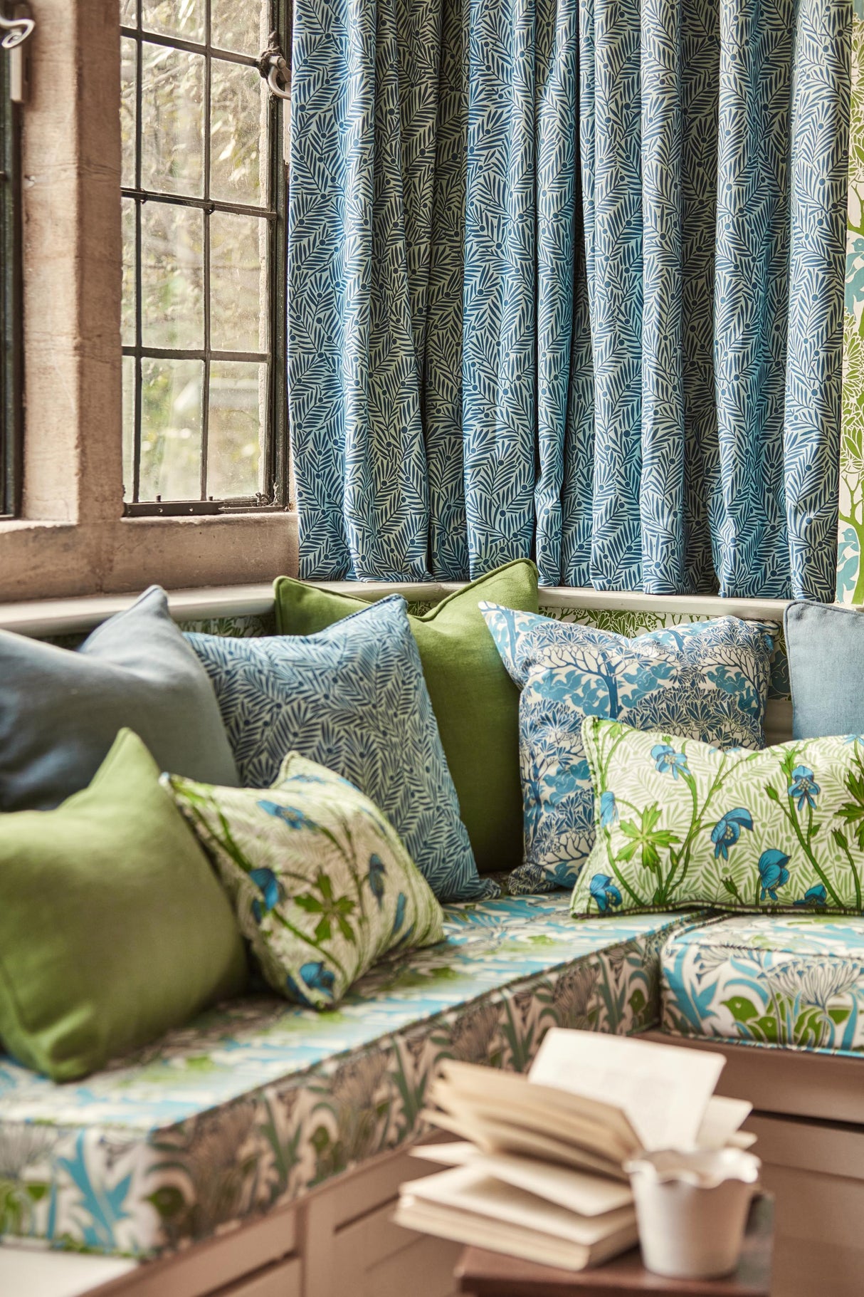 Morris & Co Indigo Bedford Park Fabrics Fabric