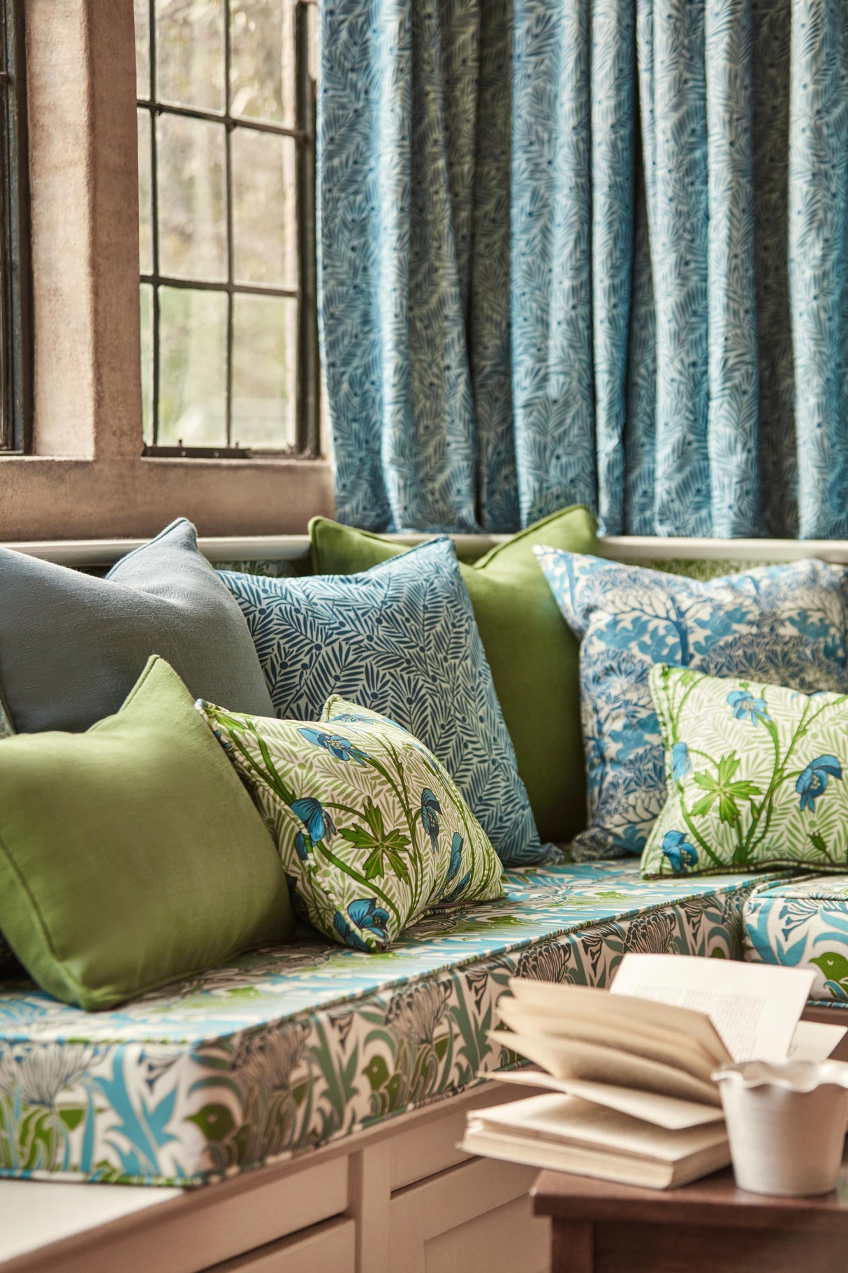 Morris & Co Garden Green/Lagoon Bedford Park Fabrics Fabric