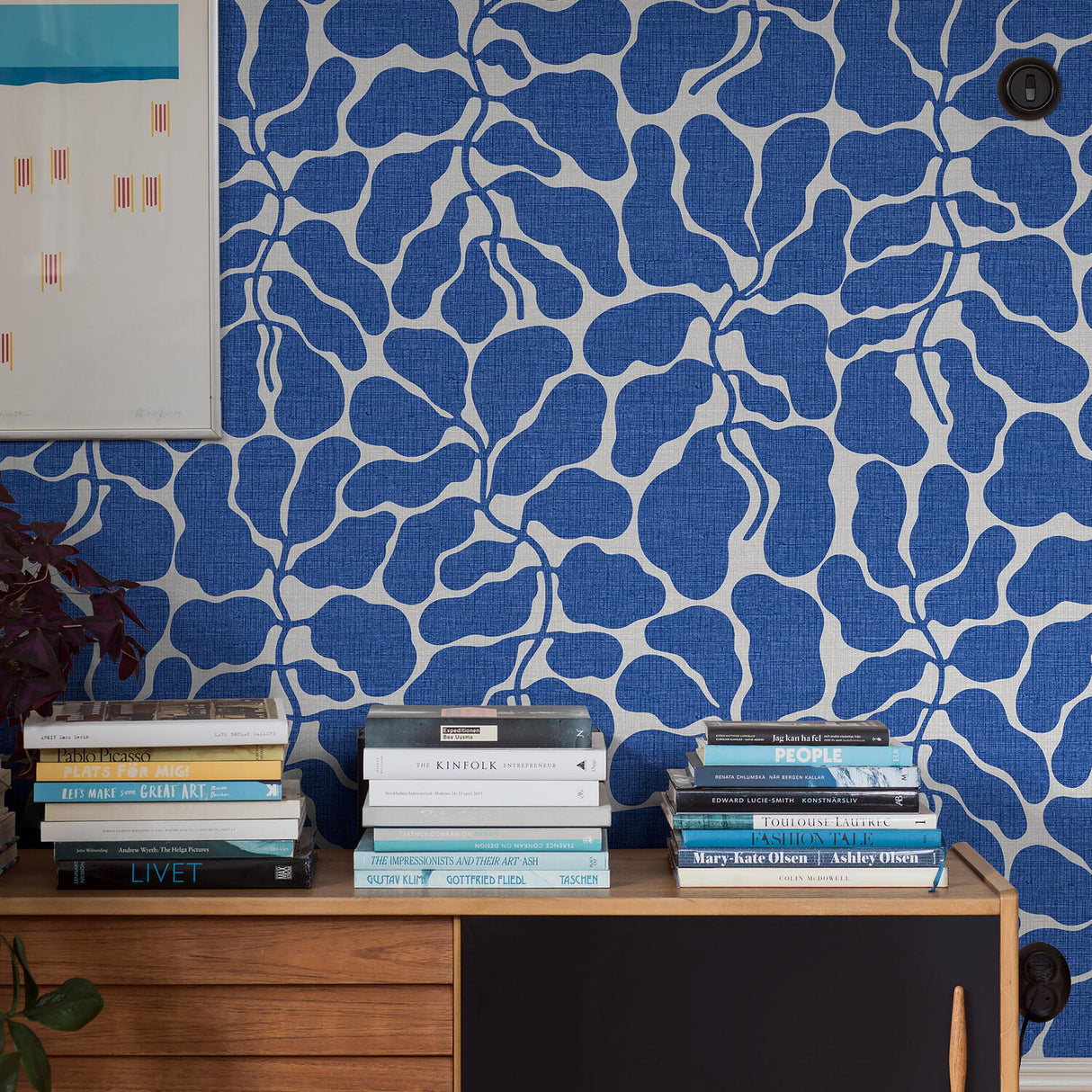 Borastapeter My Secret Garden Cobalt Wallpaper