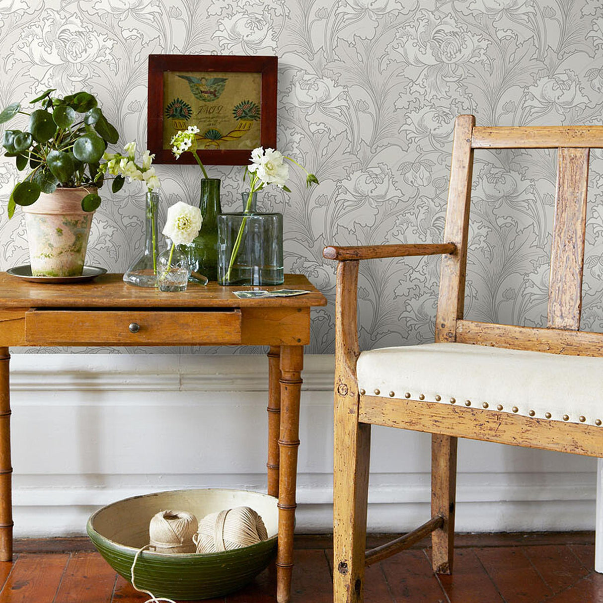 Borastapeter Siri Grey Wallpaper