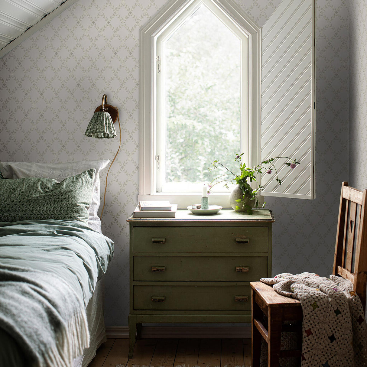 Borastapeter Trellis Leaves Natural Wallpaper