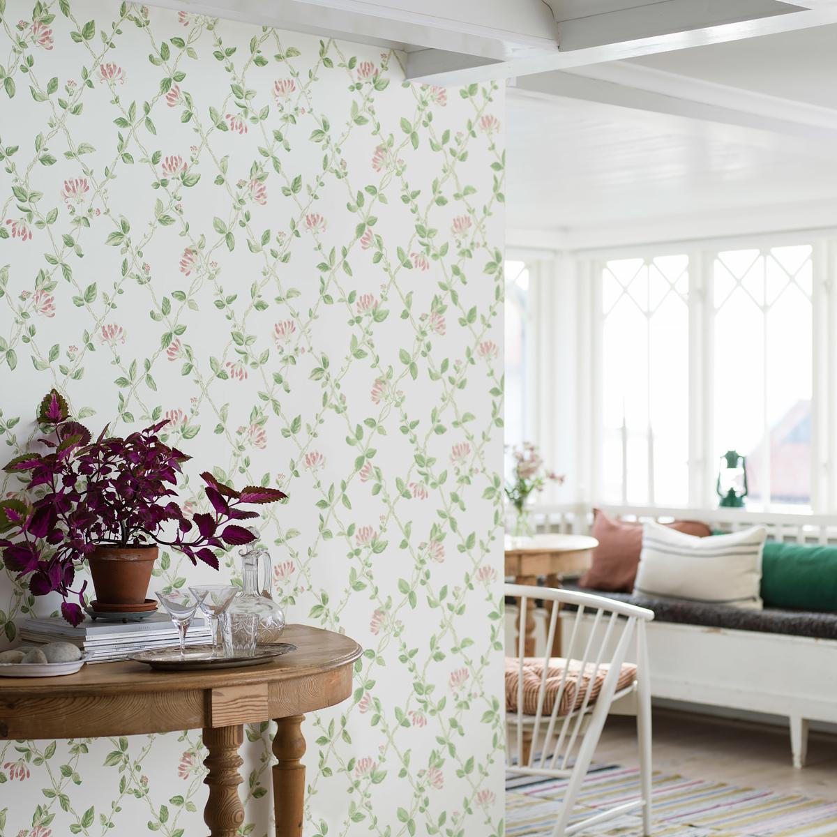 Borastapeter Honeysuckle Ivory Wallpaper