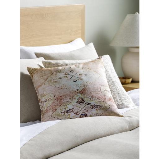 Surya Emily Jean EMJ-004 22"H x 22"W Pillow Kit