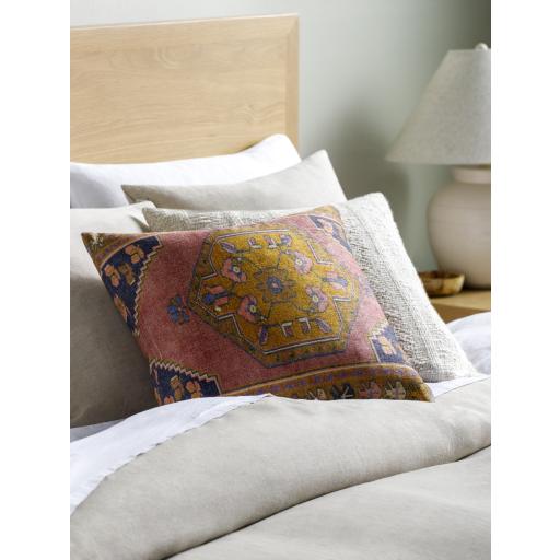 Surya Emily Jean EMJ-007 18"H x 18"W Pillow Kit