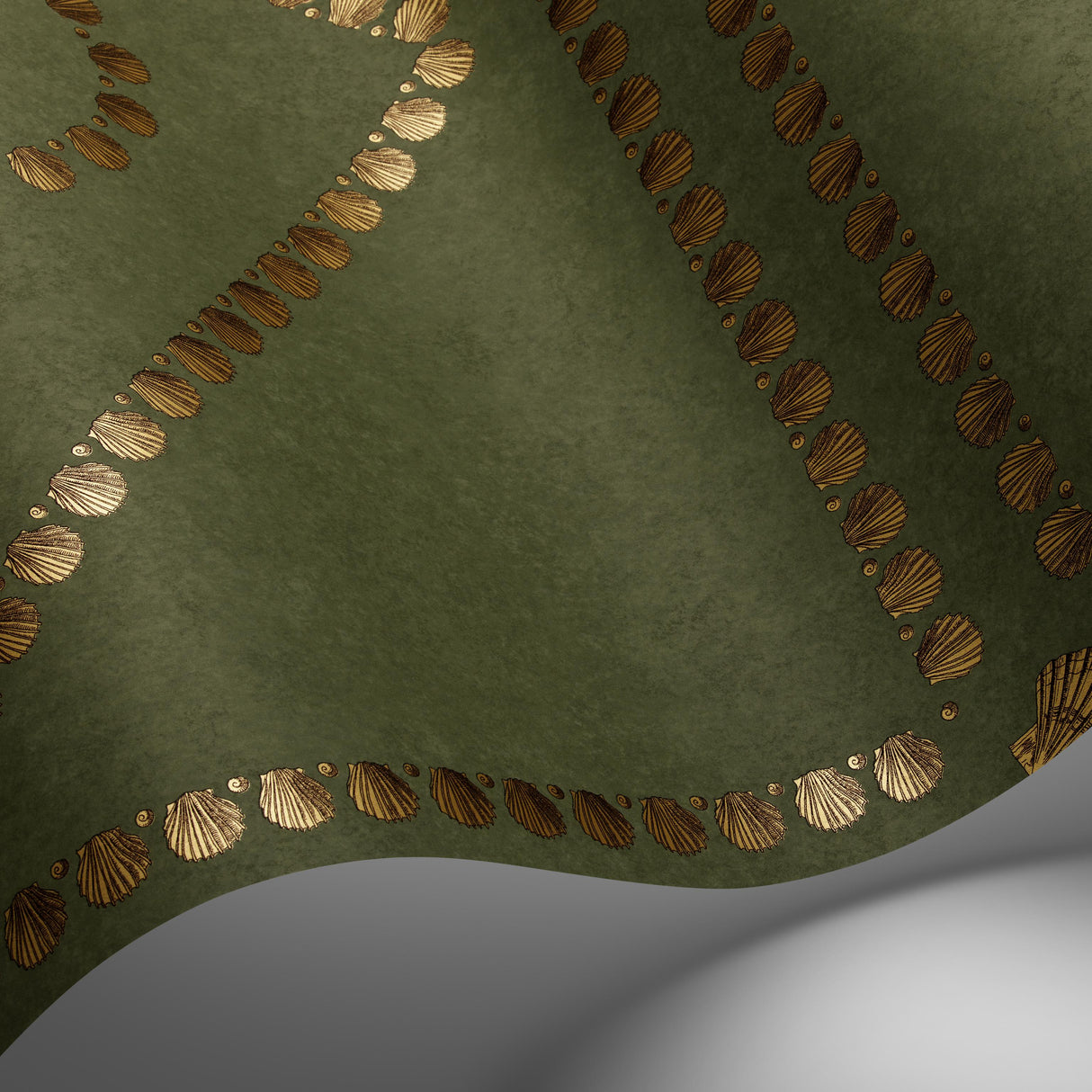 Cole & Son CONCHIGLIE IVY Wallpaper