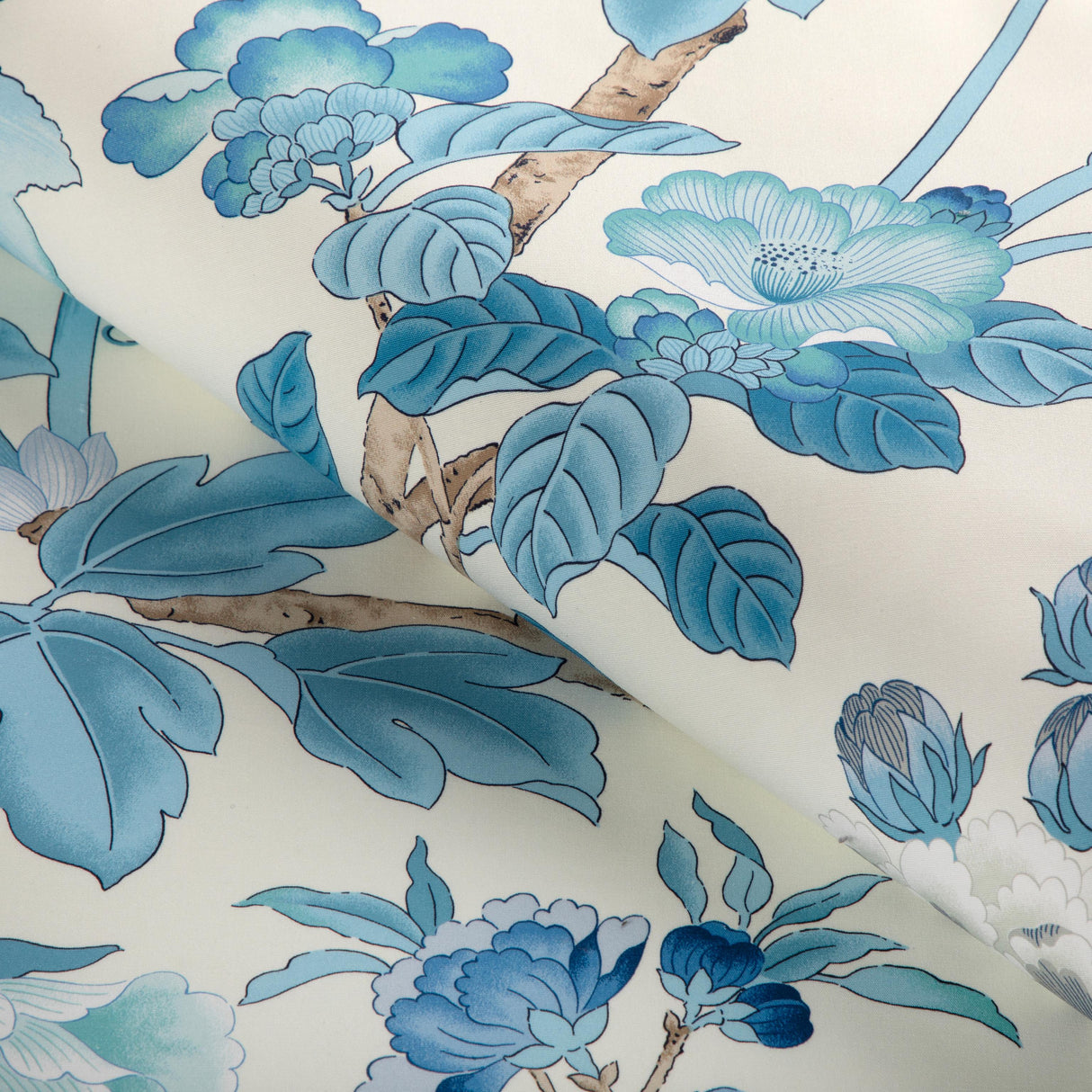 Lee Jofa GARDENIA PRINT DELFT/SKY Fabric