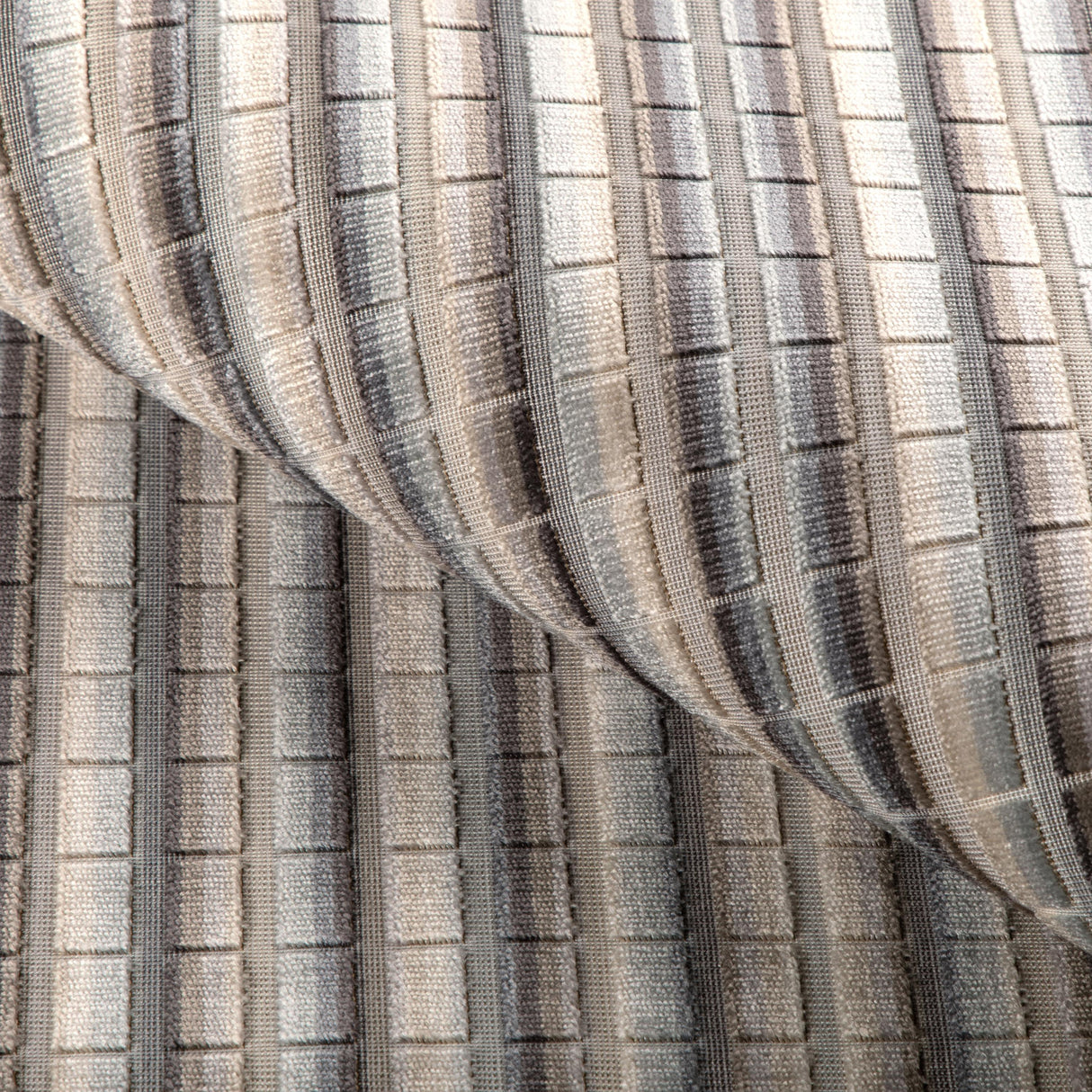 Kravet DESIGN 36992 1511 Upholstery Fabric