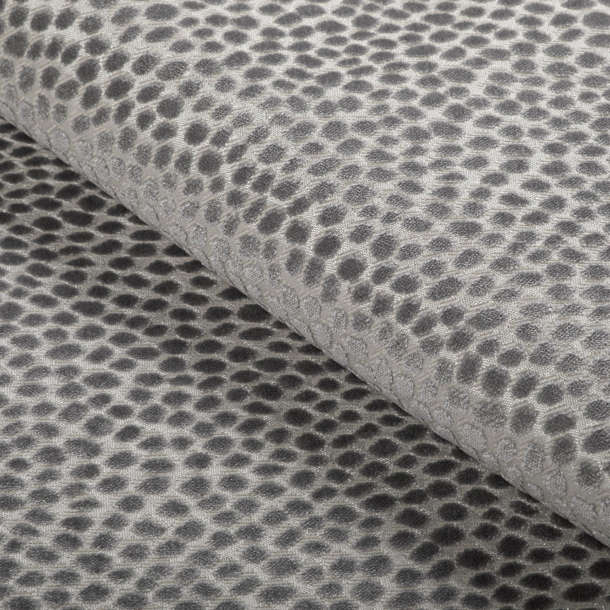 Kravet DESIGN 37087 11 Upholstery Fabric
