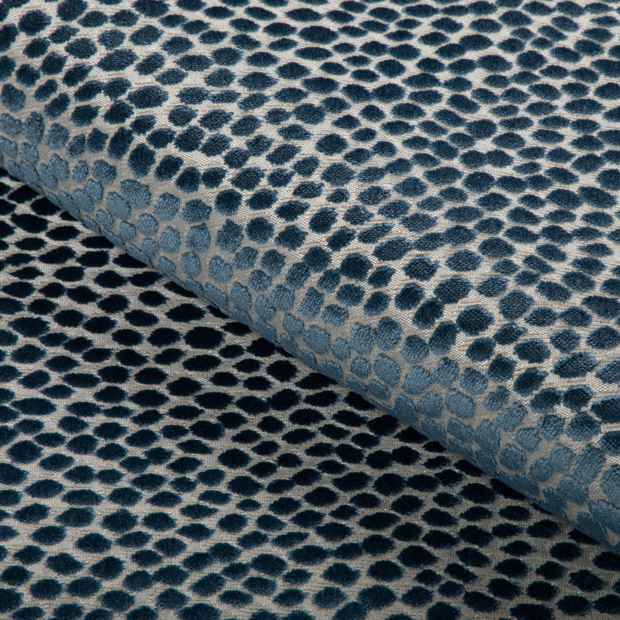 Kravet DESIGN 37087 51 Upholstery Fabric