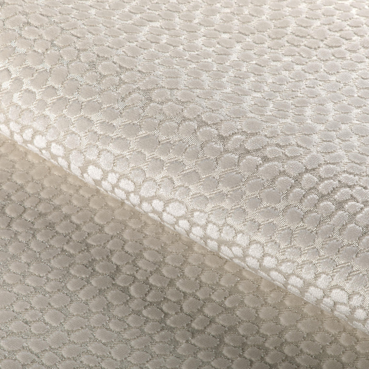 Kravet DESIGN 37087 1 Upholstery Fabric