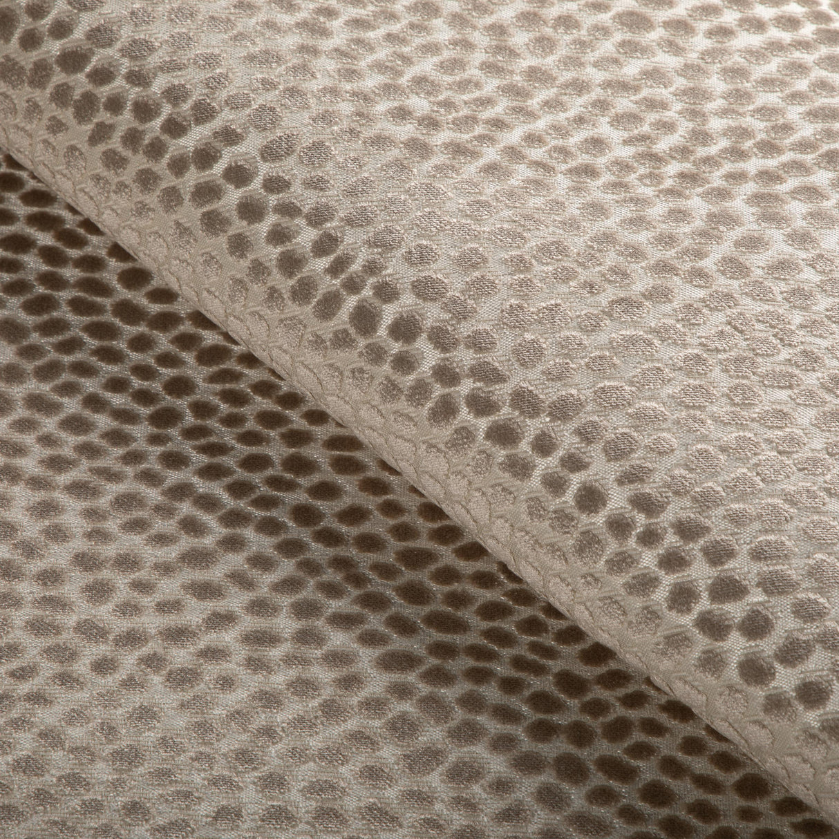 Kravet DESIGN 37087 16 Upholstery Fabric