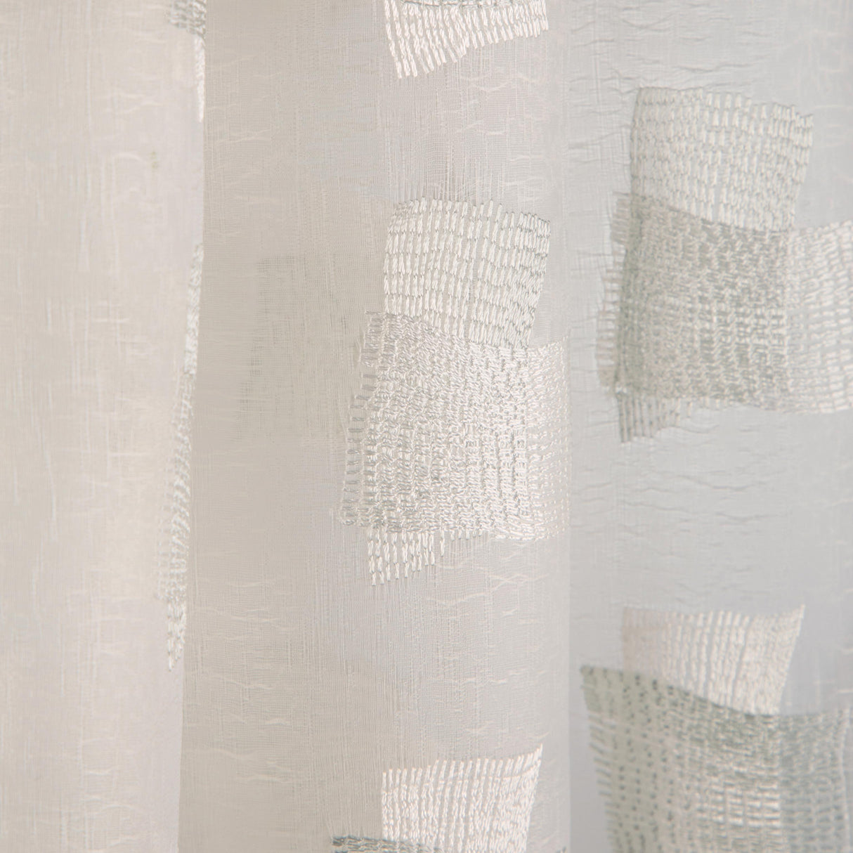Donghia DYNAMIC DUO PLATINUM Drapery Fabric