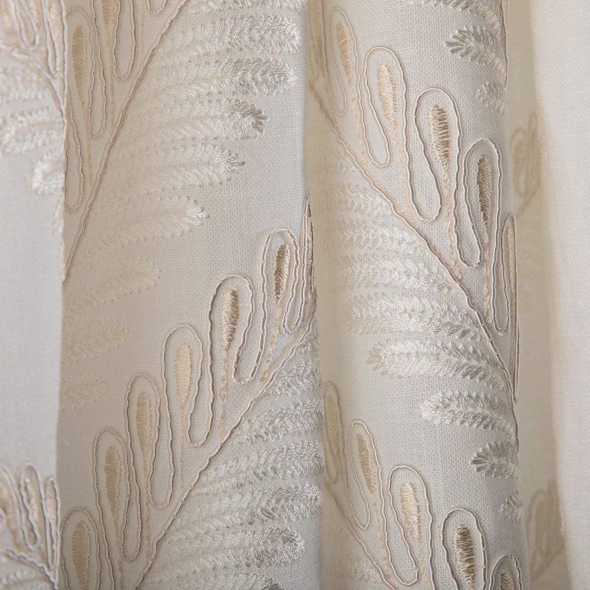 Brunschwig & Fils FOUGERE EMB CREAM Drapery Fabric