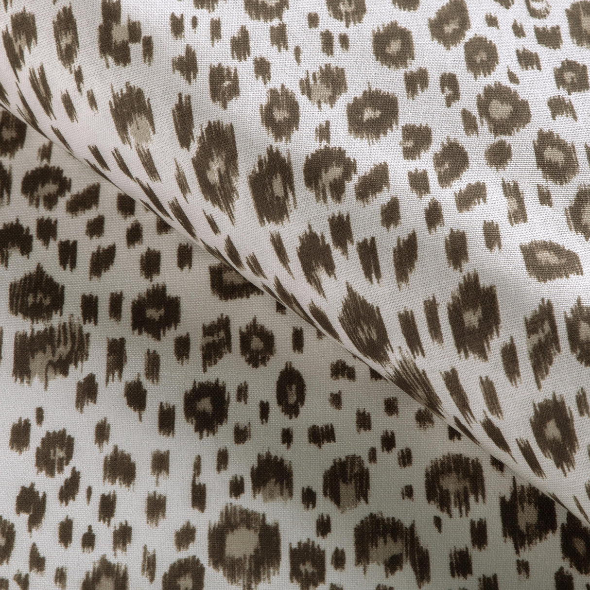 Kravet LEOPARDOS JAVA Fabric