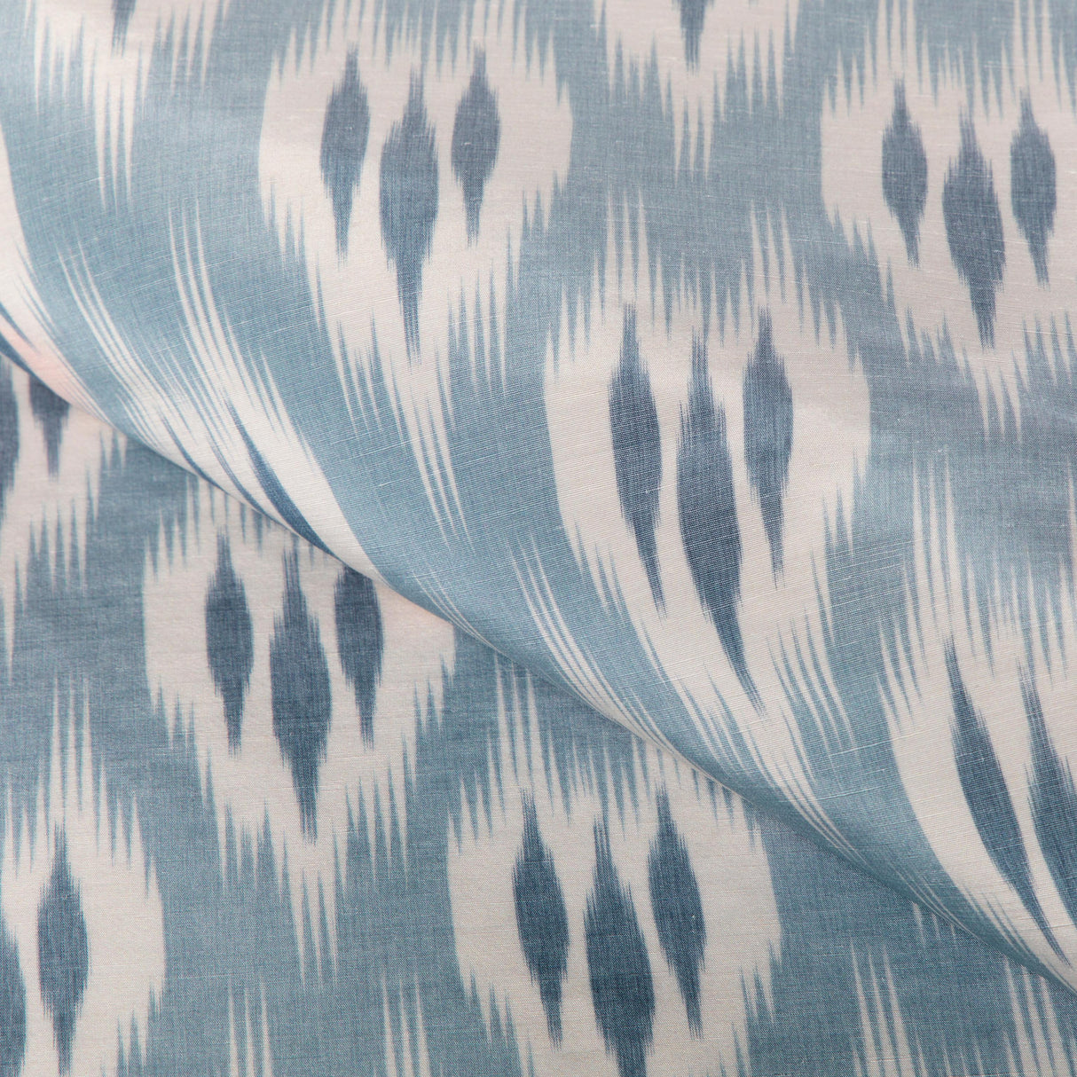 Lee Jofa CLARE PRINT MARINE Drapery Fabric