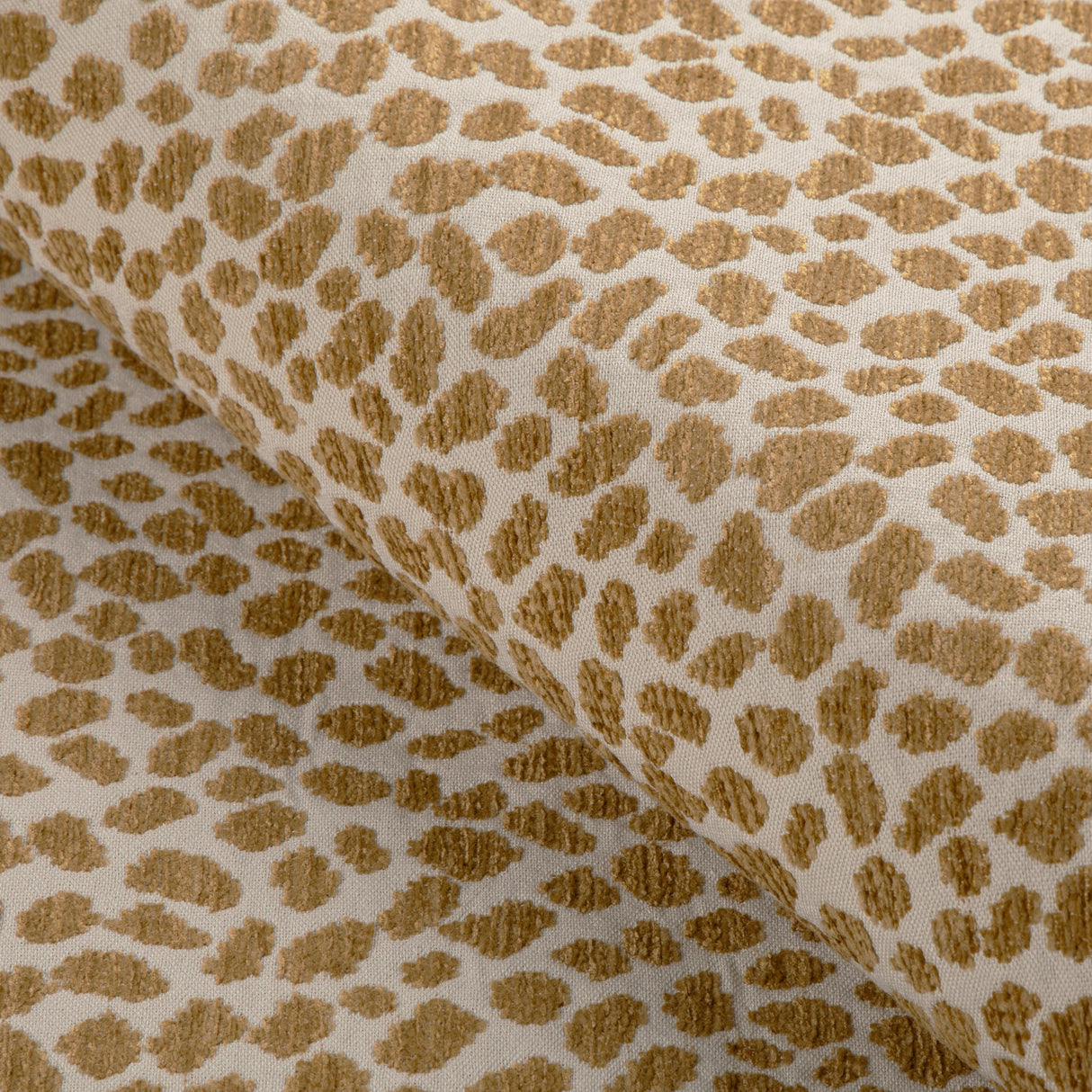 Kravet DESIGN 37220 4 Upholstery Fabric