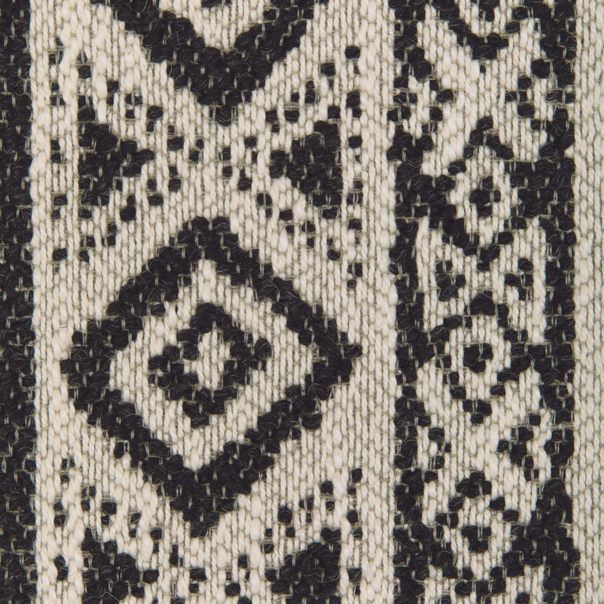 Kravet DESIGN 37232 81 Upholstery Fabric