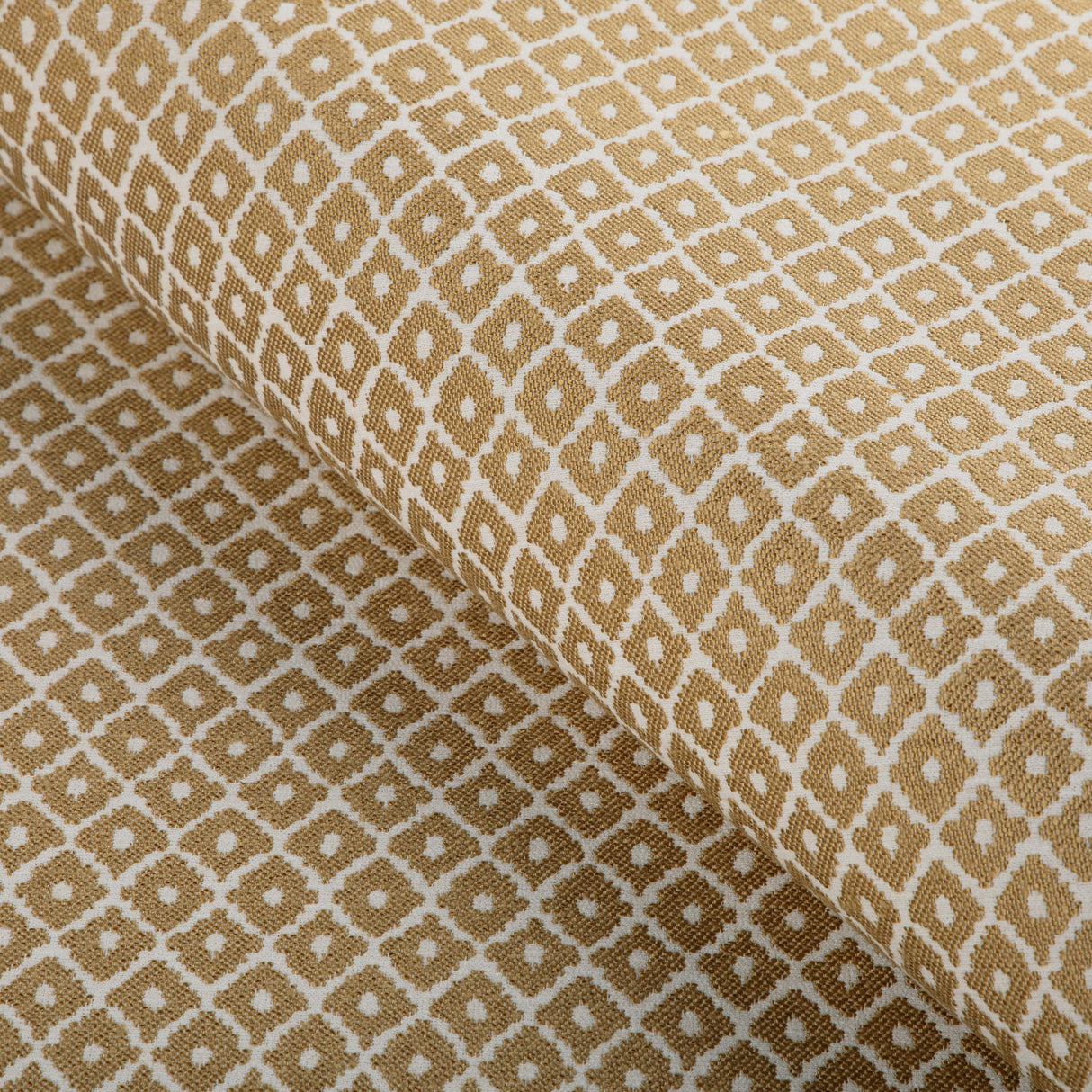 Kravet DESIGN 37243 16 Upholstery Fabric
