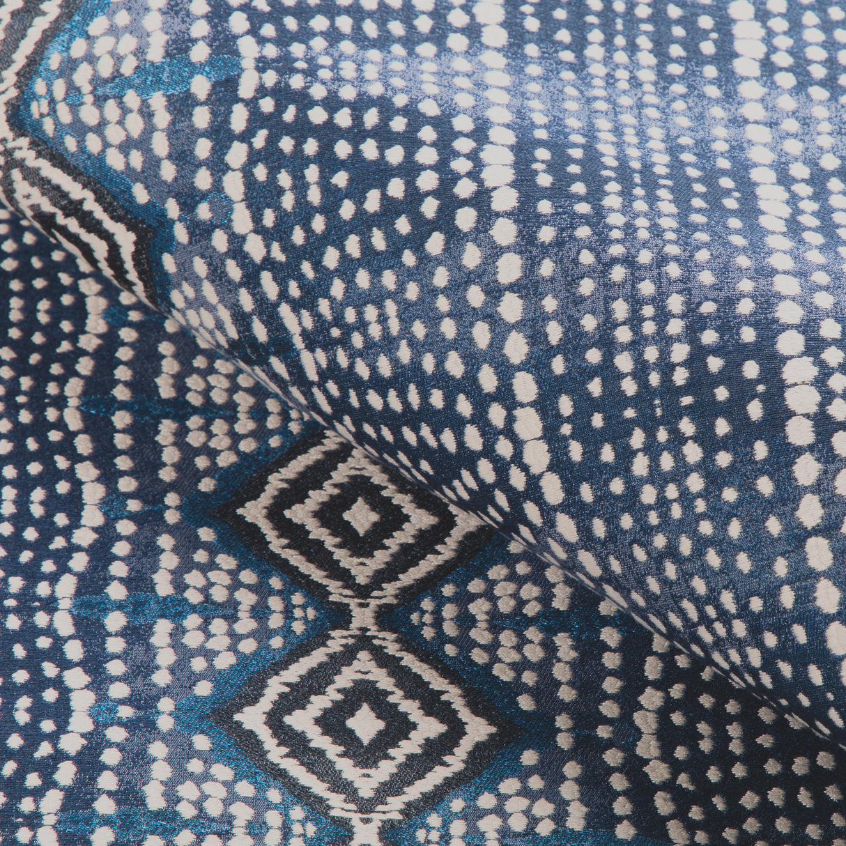 Kravet DESIGN 37246 5 Upholstery Fabric