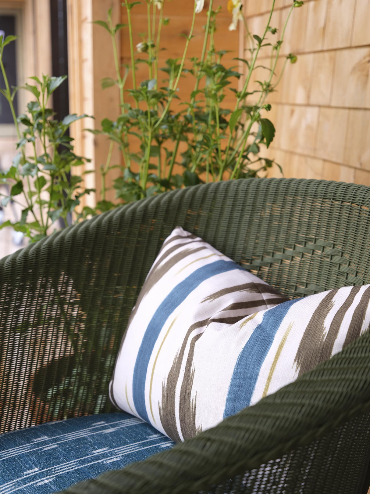 Brunschwig & Fils LE MISTRAL PRINT MARINE Fabric