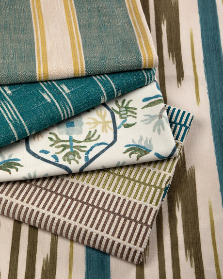 Brunschwig & Fils LE JASMIN PRINT MARINE Fabric