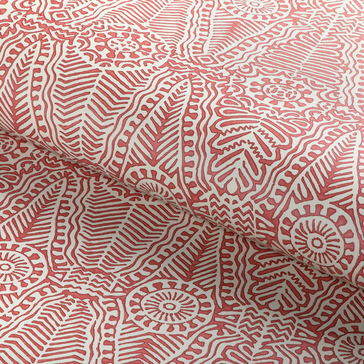 Lee Jofa DRAYTON PAPER RUST Wallpaper